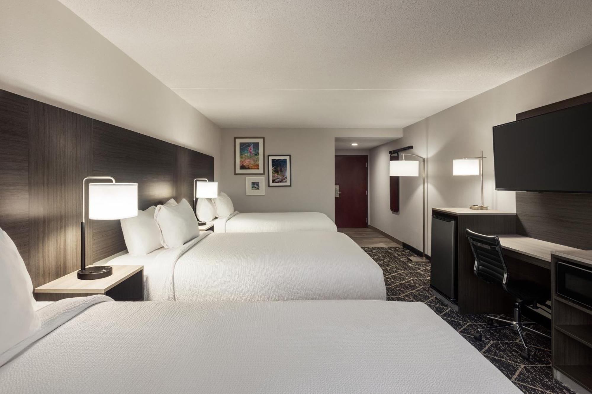 La Quinta & By Wyndham George Hotel 2*