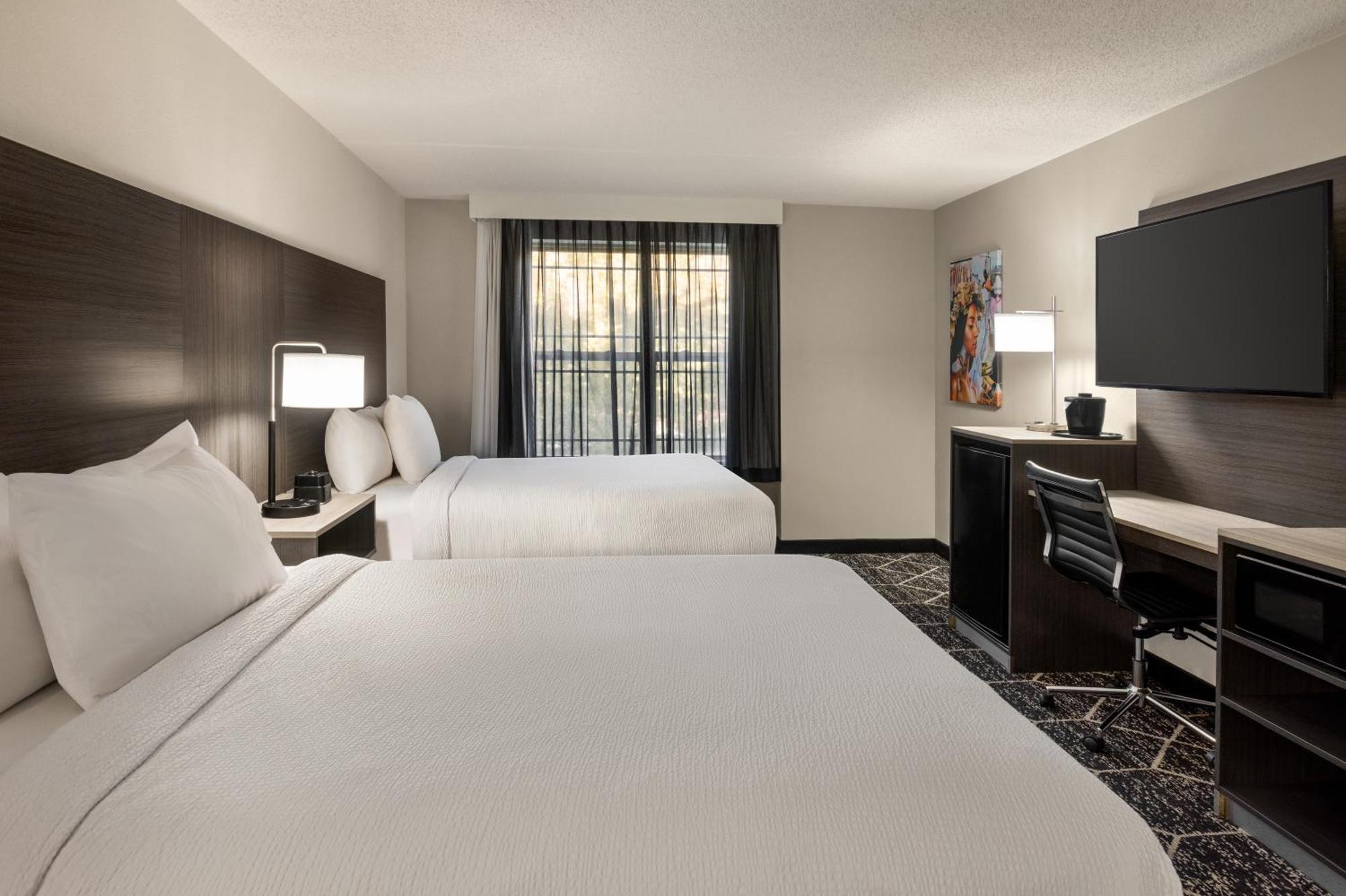 Hotel La Quinta & By Wyndham George 2*