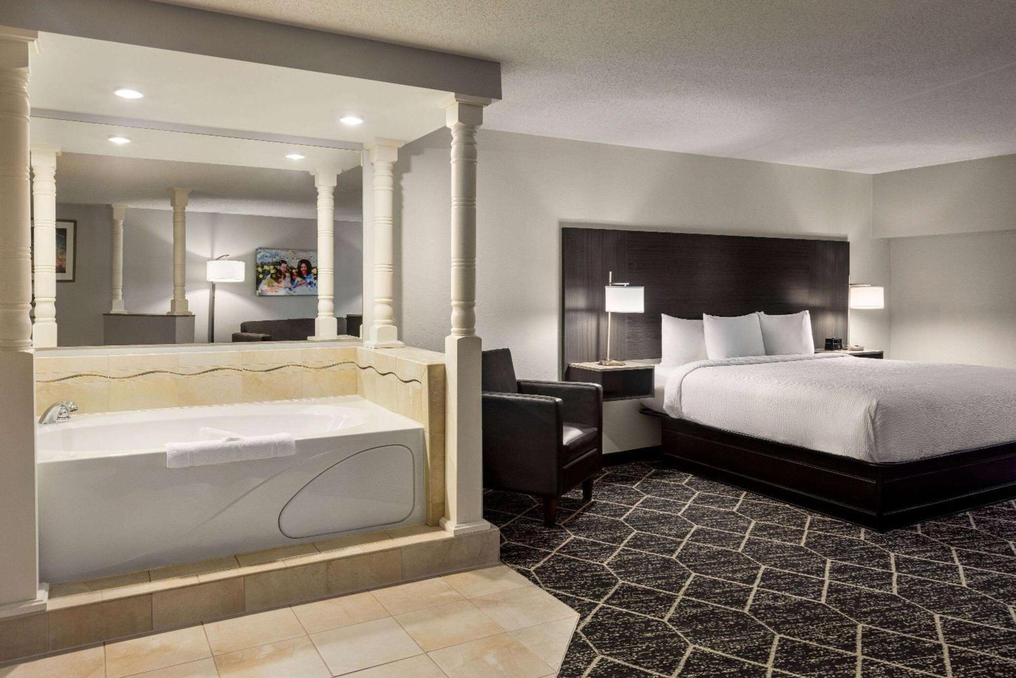 La Quinta & By Wyndham George Hotel Lake George