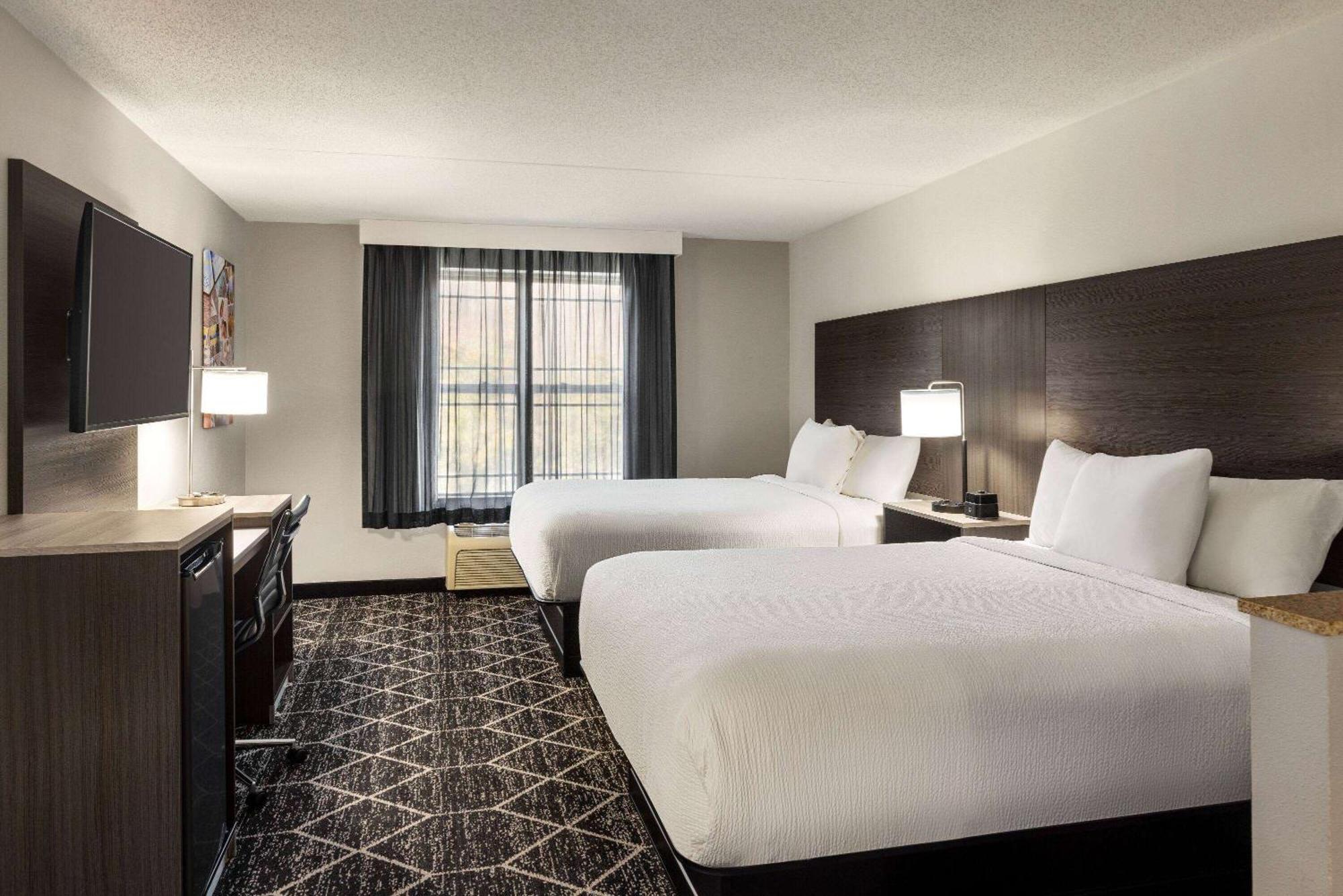 Hotel La Quinta & By Wyndham George 2*