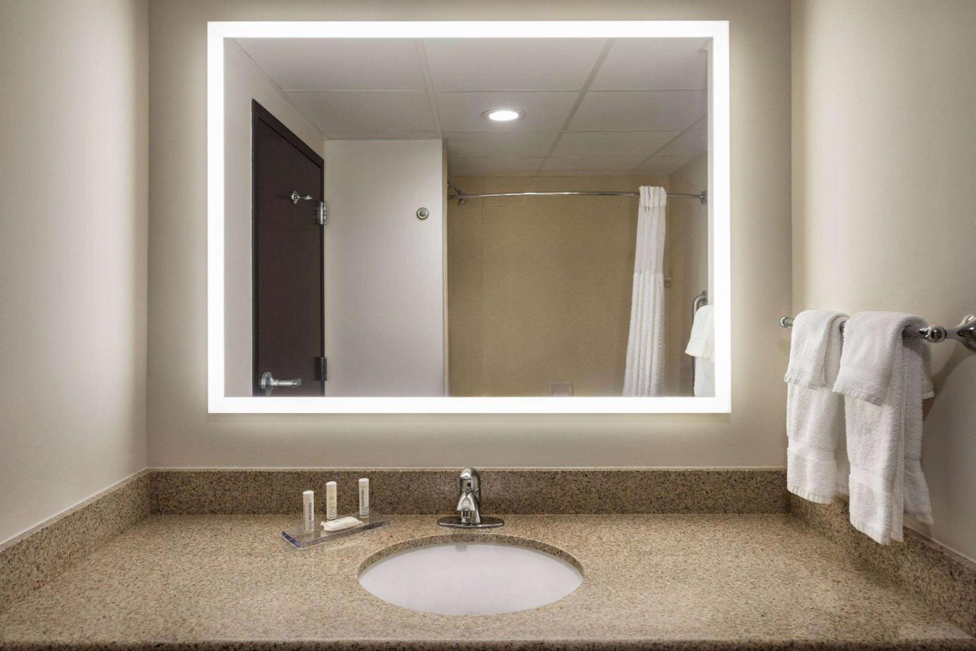 La Quinta & By Wyndham George Hotel 2*