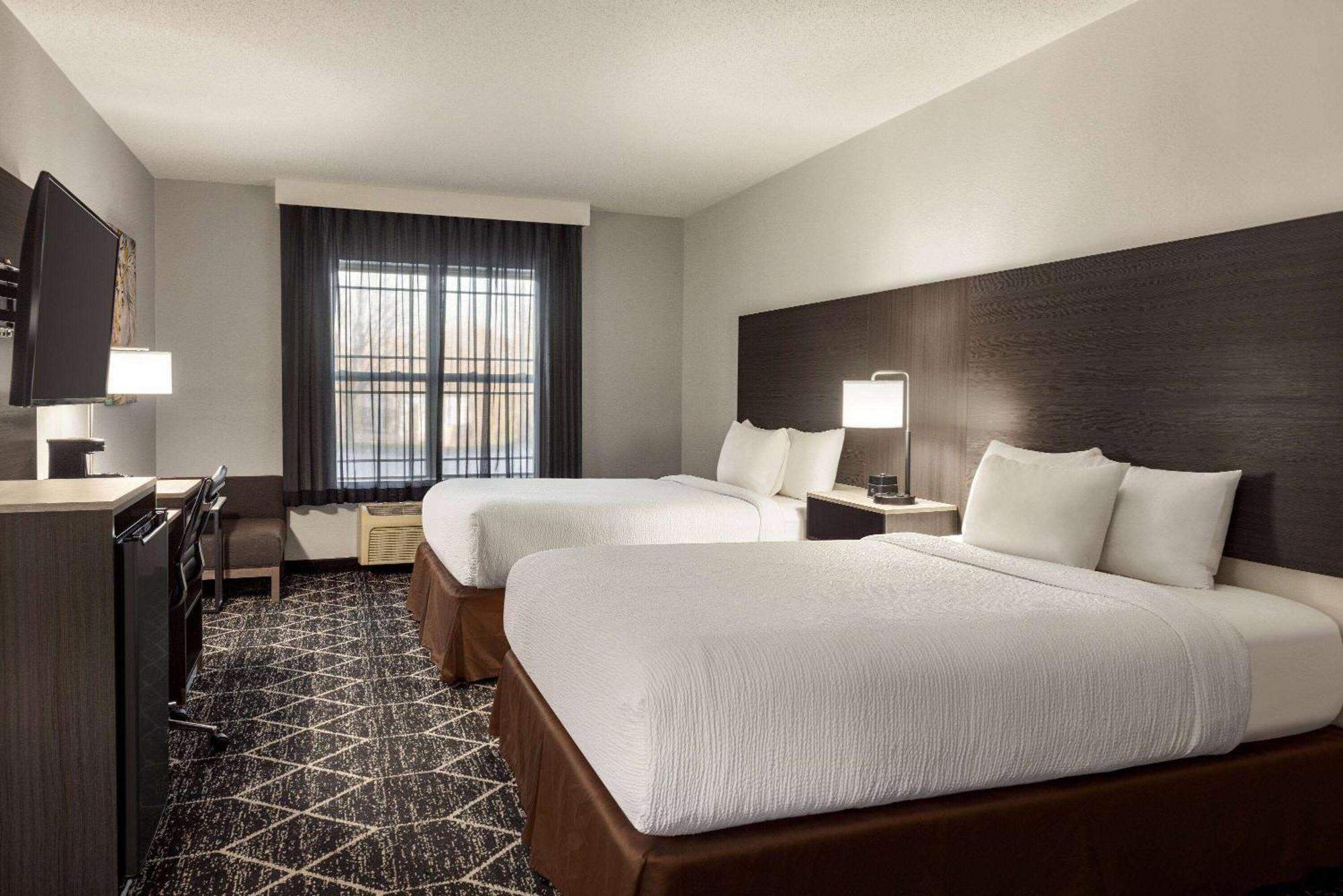 Hotel La Quinta & By Wyndham George Lake George