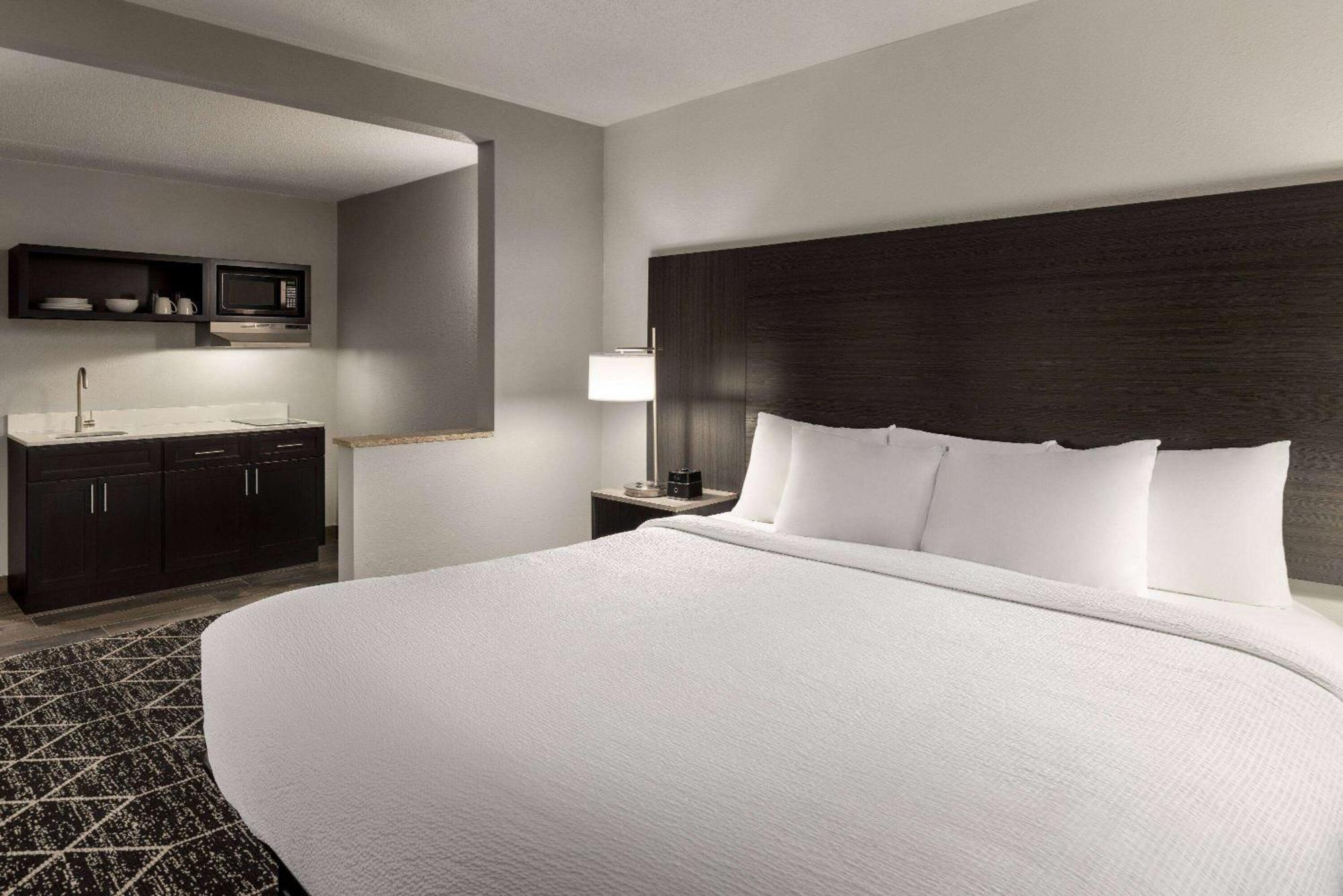 La Quinta & By Wyndham George Lake George